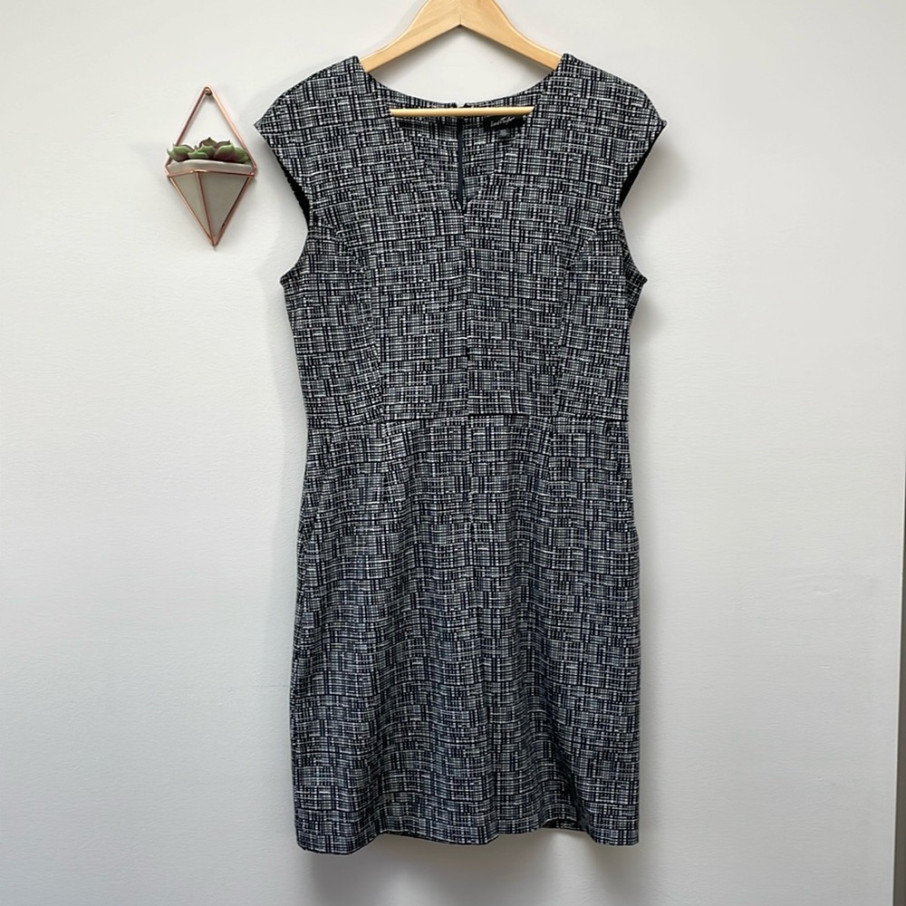 Lord & Taylor Dress size M